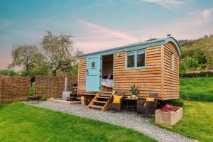 Victoria Hut Allerford