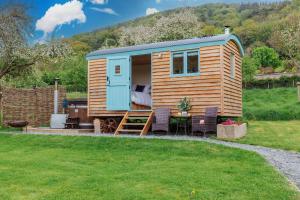 Victoria Hut Allerford