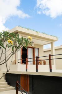 Phòng Tiêu Chuẩn Giường Đôi Lớn (Standard Queen Room)