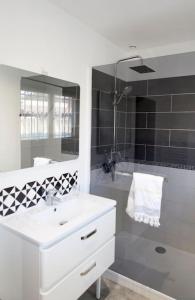 Chalets L'atelier, chalet proche lac et ocean a Hourtin : photos des chambres