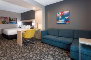 King Studio Suite - Non-Smoking room in La Quinta Inn & Suites by Wyndham Shorewood