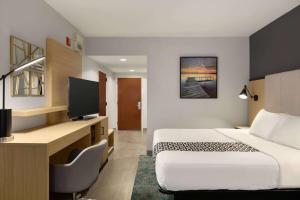 King Room - Mobility Access/Non-Smoking room in La Quinta Inn & Suites by Wyndham Selma/Smithfield I-95