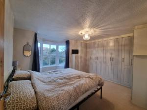 Tulip Cottage Hinderwell, Staithes & Whitby - 2 Night Min - Sleeps 6 - Pet Friendly