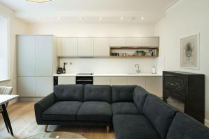Stylish 2 Bed Flat in Holland Park Notting Hill