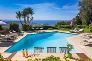 Villas LOU MAS SOUBRAN VI2083 by RIVIERA HOLIDAY HOMES : photos des chambres