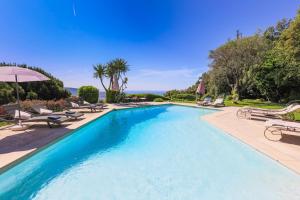 Villas LOU MAS SOUBRAN VI2083 by RIVIERA HOLIDAY HOMES : photos des chambres