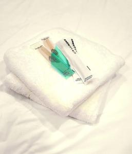 BGC Beautiful Large 1 Bedroom Condo Sleeps 3 Adults