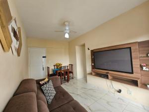 095 Tupi Vista Mar I - Tupi - 30 metros da praia - 1 dormitório com VARANDA - Wi fi e acomoda até 5 pessoas - Estacionamento Gratuito ap.95