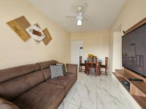 095 Tupi Vista Mar I - Tupi - 30 metros da praia - 1 dormitório com VARANDA - Wi fi e acomoda até 5 pessoas - Estacionamento Gratuito ap.95