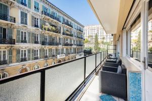 NOTRE DAME - Huge sunny modern 2BR flat - Terrace