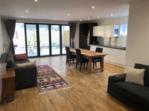 Spacious self-contained flat - 33AS1 - Deptford