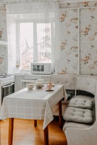 Comfortable apartments on Hrushevskogo street near 16 city hospital