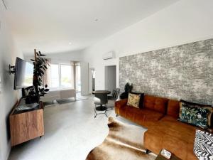 Casita "Zoo" con vistas al mar, al castillo de Denia, al Montgo y piscina comunitaria