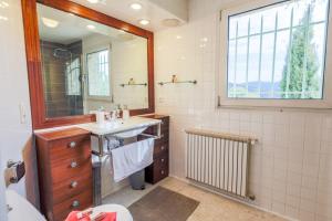 Villas LOU MAS SOUBRAN VI2083 by RIVIERA HOLIDAY HOMES : photos des chambres