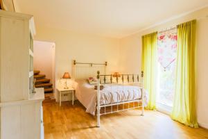 Villas LOU MAS SOUBRAN VI2083 by RIVIERA HOLIDAY HOMES : photos des chambres