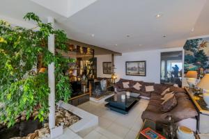 Villas LOU MAS SOUBRAN VI2083 by RIVIERA HOLIDAY HOMES : photos des chambres
