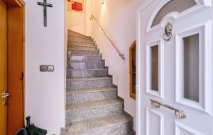 2 Bedroom Stunning Home In Veli Losinj 