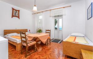 Stunning Apartment In Novi Vinodolski