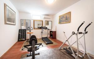 3 Bedroom Lovely Apartment In Sukosan