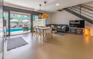 Cozy Home In Fazana With Kitchen 