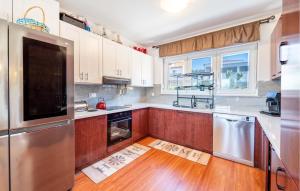 3 Bedroom Lovely Apartment In Sukosan