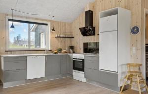 4 Bedroom Nice Home In Vinderup