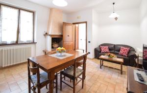 Lovely Home In Porchiano With Kitchen