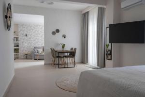 The HostMaster Urban Cityscape Escape