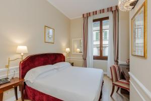 Classic Double or Twin Room with City View room in FH55 Hotel Calzaiuoli