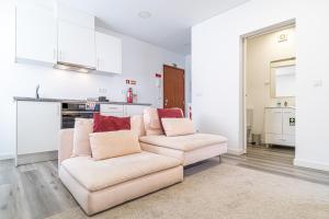 EX 61ESME Apartments