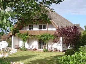 Reetdach - Ferienwohnung " Spann mol ut " bei Binz - Pantow