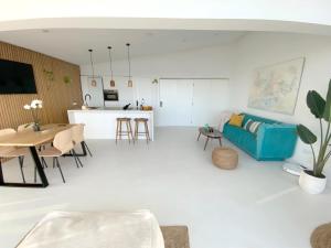 ¡Vistas al Mar y Lujo en Bajamar! Apto Boutique