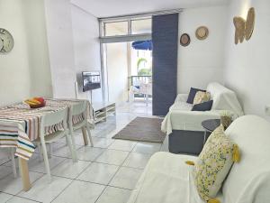 NEW OCEAN SYMPHONY APARTMENT WITH TERRACE, Los Cristianos, Tenerife