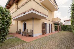 Villa vicino al mare con giardino e parcheggio