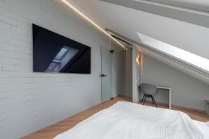 Elegant 2 BD Apartment with terrace by Domvia