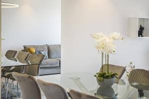 Contemporary Residence C by Homie