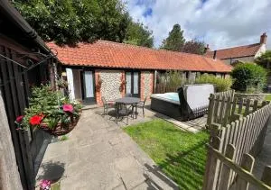 Hawthorne and Rainbow Cottage - Felbrigg