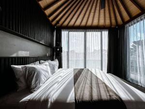 Villa Nakula - Designer Canggu 3 Level Villa ONLY 5 mins to Beach