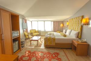 Tashkonak Studio Suites