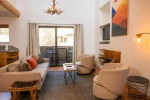 Meadowbrook Condos - Gimlet