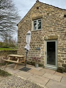 Bank Top Barn~Cosy Self Catering~4 Guests & Pet