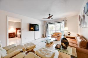 Waterfront Marco Island Condo Less Than quarter Mi to Beach!