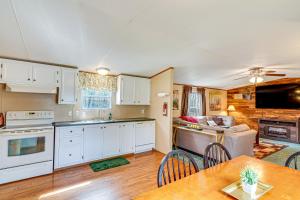 Nancy Cabin with Fire Pit Near Lake Cumberland!