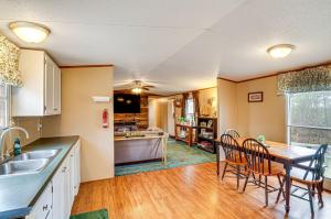 Nancy Cabin with Fire Pit Near Lake Cumberland!