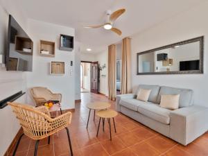 Torrevieja Palm Apartment- very quiet, in the garden, air condition in every room