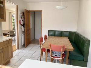 Villas La maison Arc-en-ciel : photos des chambres