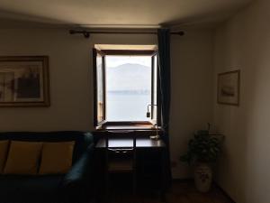 Villa Anna with patio by GardaDoma