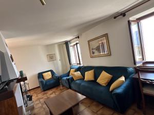 Villa Anna with patio by GardaDoma