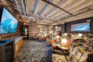 Downtown Chic New Studio Oasis Close to it All