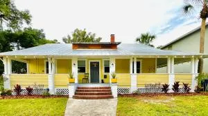 Tampa Heights Bungalow - Bed & Breakfast - Riverview